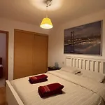Apartman Spacious, Modern 3 Bedroom In Almada, Portugal *