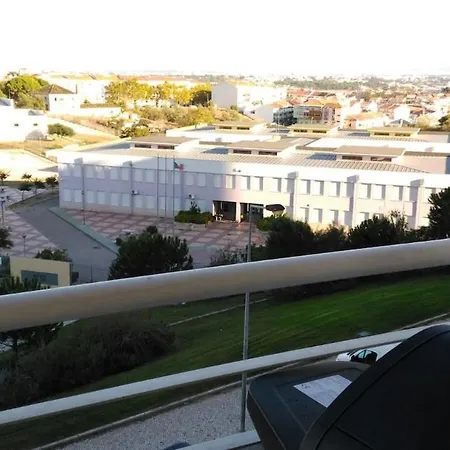 Spacious, Modern 3 Bedroom In Almada, Portugal Apartman Almada