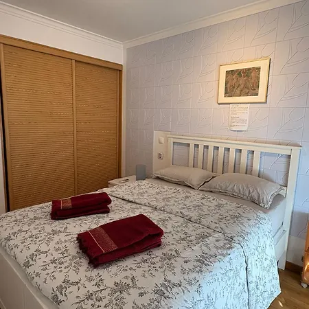 Spacious, Modern 3 Bedroom In Almada, Portugal Apartment