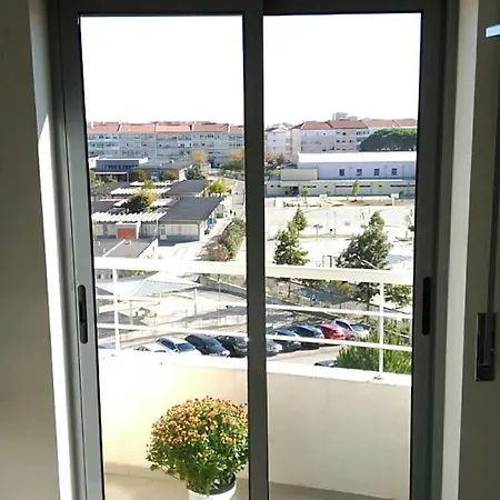 Spacious, Modern 3 Bedroom In Almada, Portugal Almada