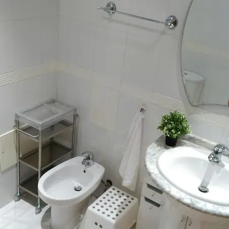 Spacious, Modern 3 Bedroom In Almada, Portugal *