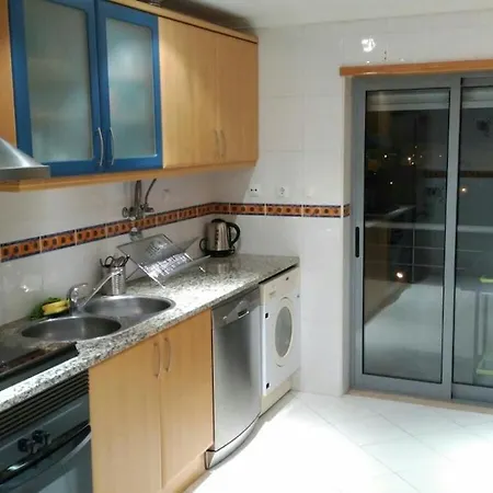 Appartamento Spacious, Modern 3 Bedroom In Almada, Portugal Almada