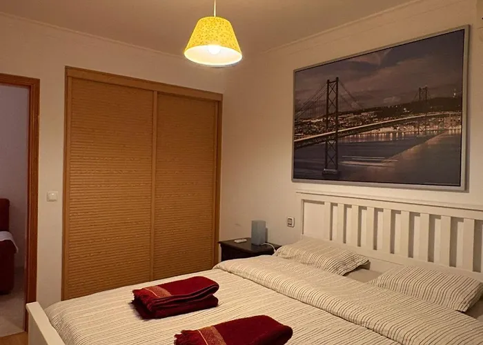 Appartamento Spacious, Modern 3 Bedroom In Almada, Portugal *