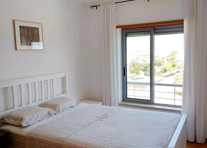 Spacious, Modern 3 Bedroom In Almada, Portugal * Almada