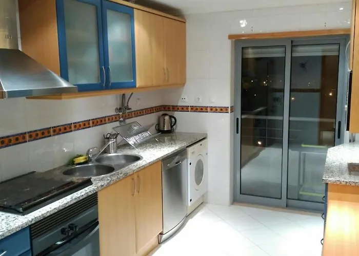 Appartamento Spacious, Modern 3 Bedroom In Almada, Portugal Almada