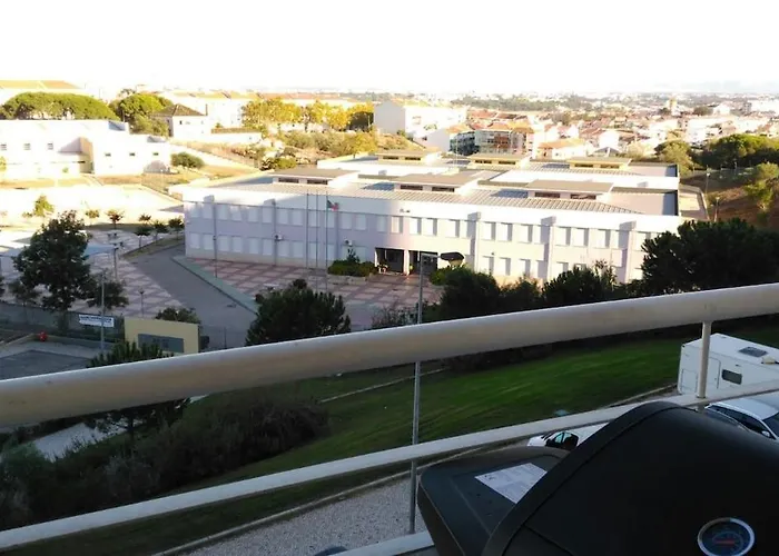 Spacious, Modern 3 Bedroom In Almada, Portugal Appartamento Almada